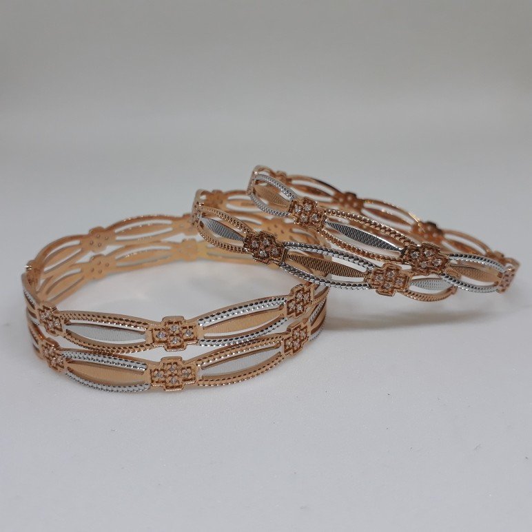 Dancing  diamond bangle bg/539/43